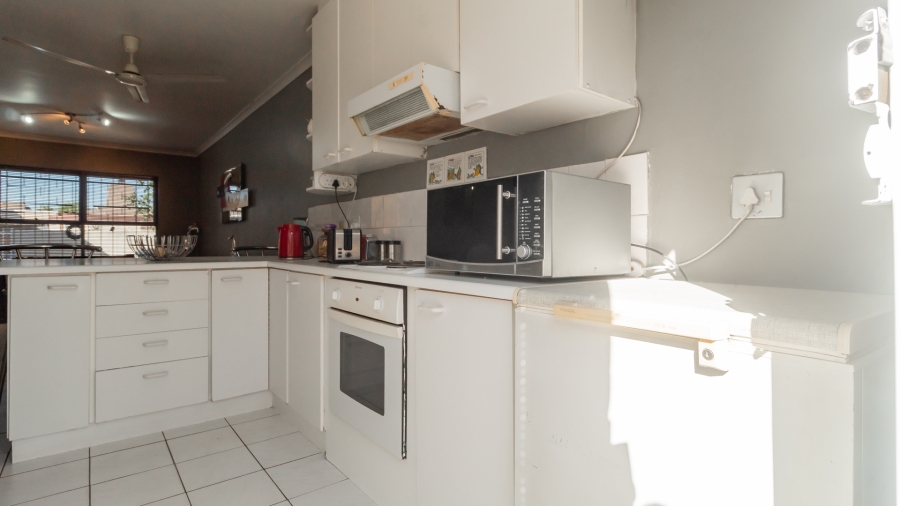 2 Bedroom Property for Sale in Glenwood Western Cape